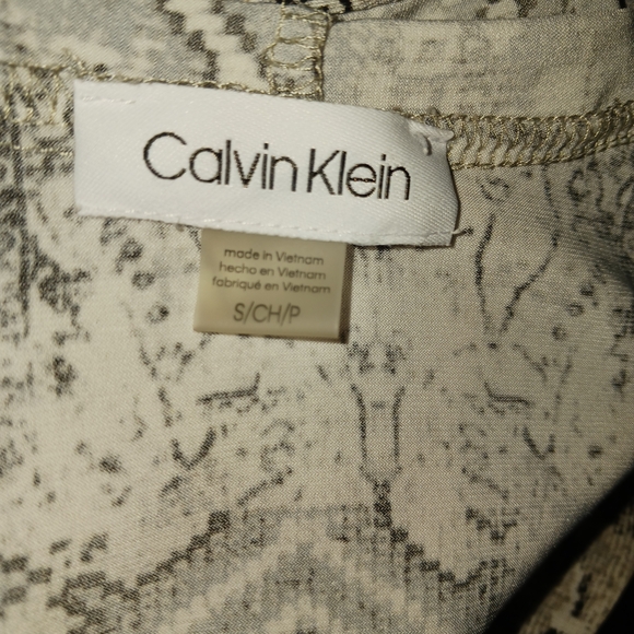 Calvin Klein Patterned Top - Picture 2 of 4